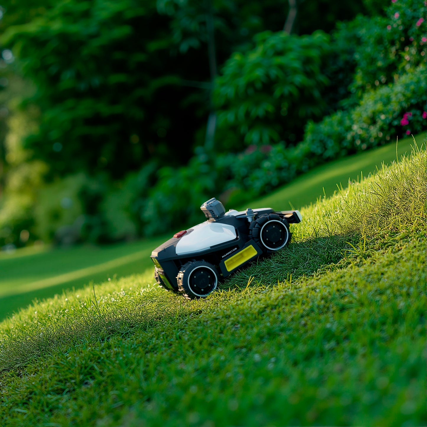 Mammotion LUBA mini 1500 AWD LiDAR robottiruohonleikkuri